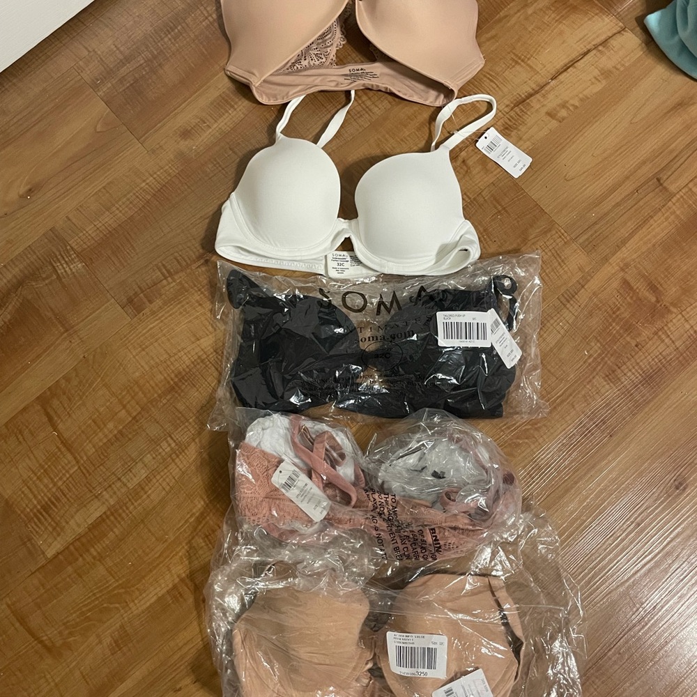 (5) Sonoma 32C bras BRAND NEW